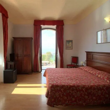 Windsor Savoia 3*
